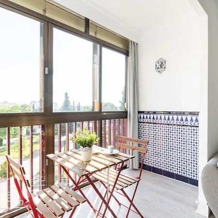 Apartamento Amplio Con 4 Habitaciones Y 2 Banos - Great Apartment With 4 Rooms - 2 Baths Séville Extérieur photo