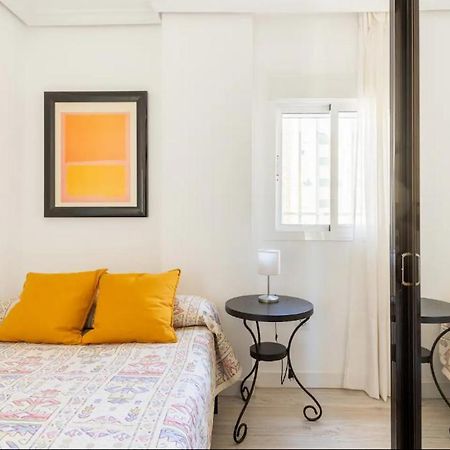 Apartamento Amplio Con 4 Habitaciones Y 2 Banos - Great Apartment With 4 Rooms - 2 Baths Séville Extérieur photo