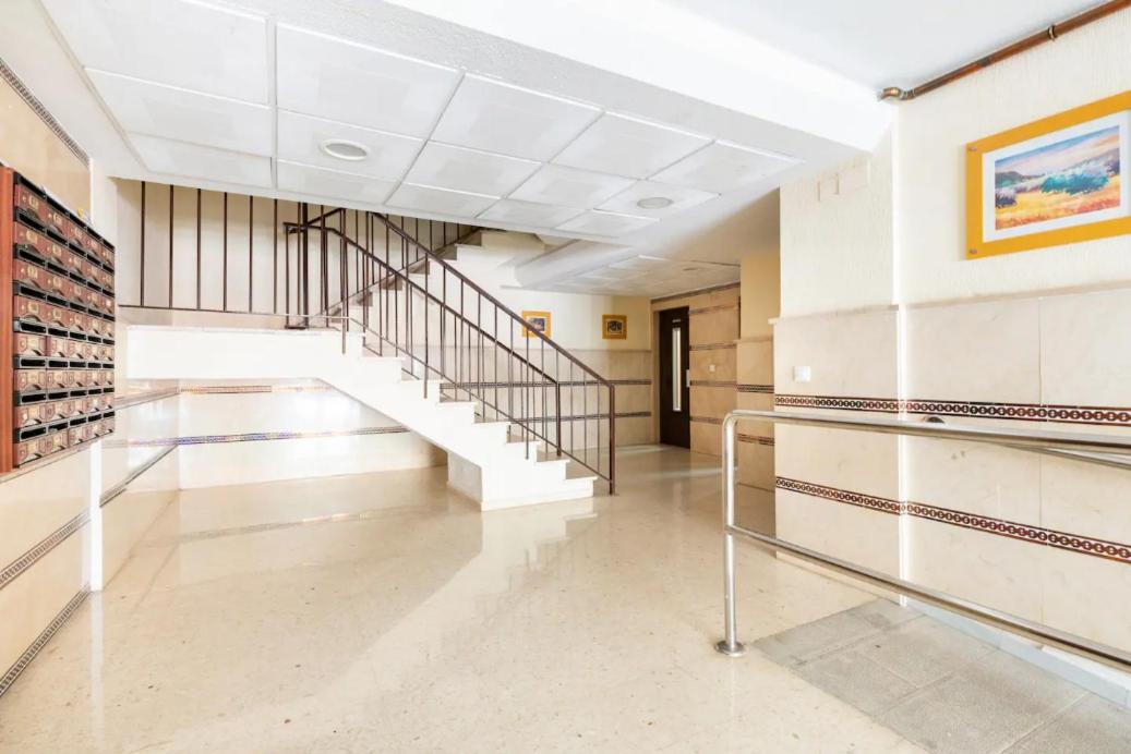 Apartamento Amplio Con 4 Habitaciones Y 2 Banos - Great Apartment With 4 Rooms - 2 Baths Séville Extérieur photo
