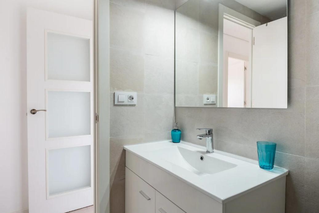 Apartamento Amplio Con 4 Habitaciones Y 2 Banos - Great Apartment With 4 Rooms - 2 Baths Séville Extérieur photo