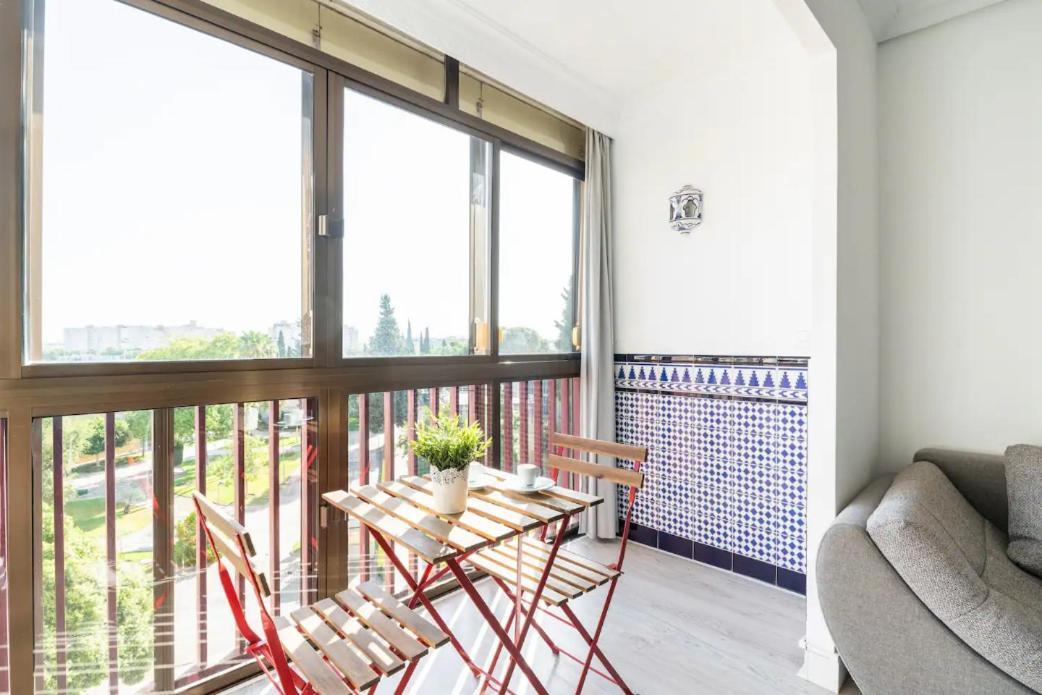 Apartamento Amplio Con 4 Habitaciones Y 2 Banos - Great Apartment With 4 Rooms - 2 Baths Séville Extérieur photo