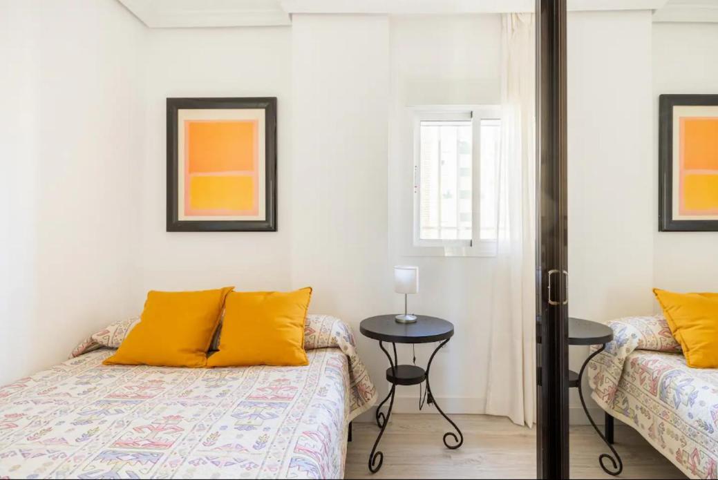 Apartamento Amplio Con 4 Habitaciones Y 2 Banos - Great Apartment With 4 Rooms - 2 Baths Séville Extérieur photo
