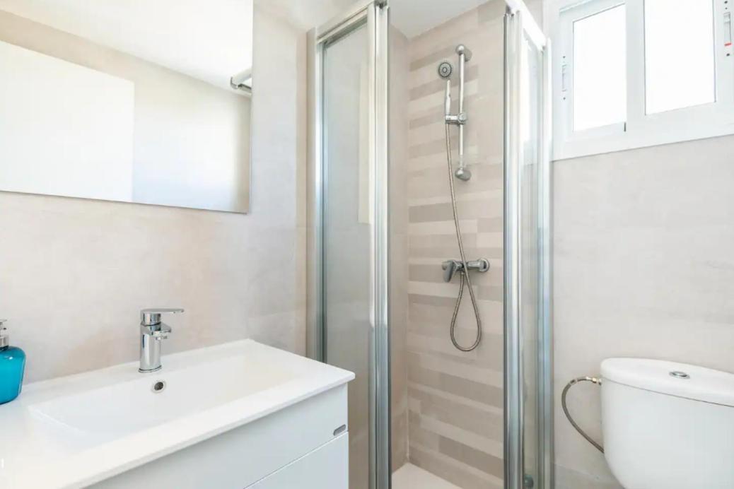 Apartamento Amplio Con 4 Habitaciones Y 2 Banos - Great Apartment With 4 Rooms - 2 Baths Séville Extérieur photo
