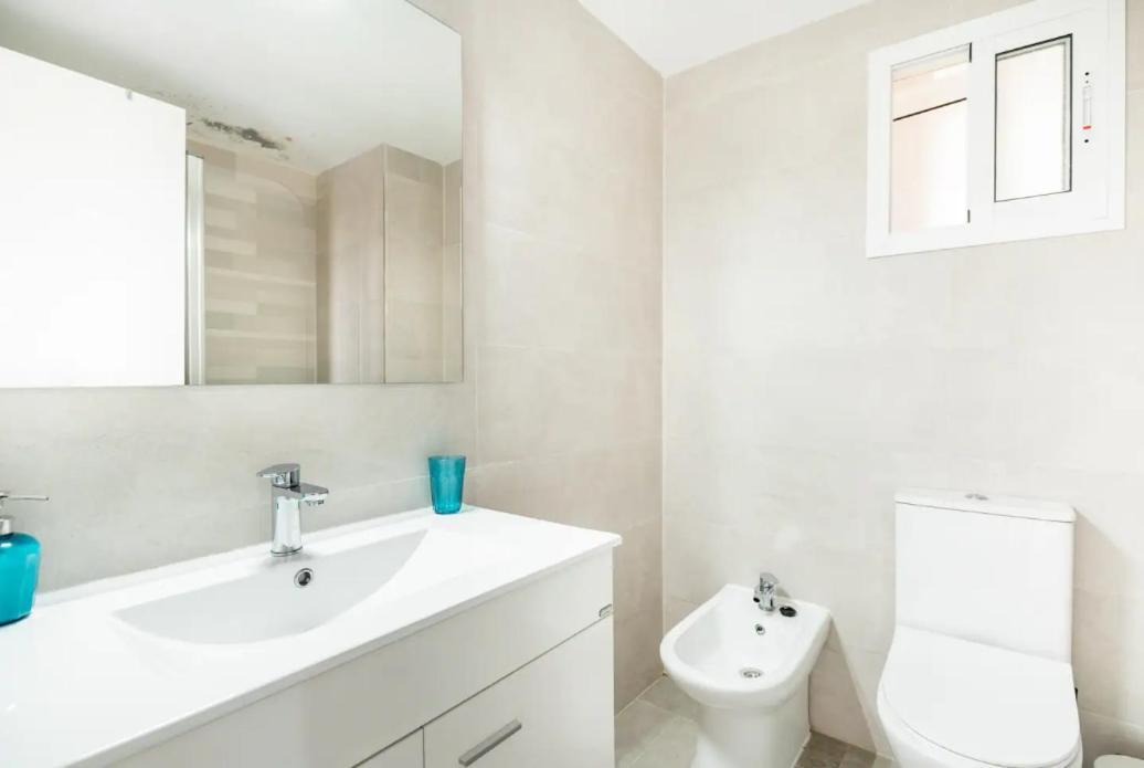 Apartamento Amplio Con 4 Habitaciones Y 2 Banos - Great Apartment With 4 Rooms - 2 Baths Séville Extérieur photo