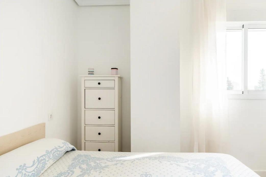 Apartamento Amplio Con 4 Habitaciones Y 2 Banos - Great Apartment With 4 Rooms - 2 Baths Séville Extérieur photo