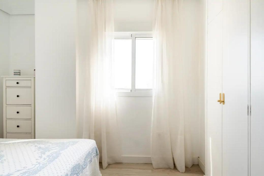 Apartamento Amplio Con 4 Habitaciones Y 2 Banos - Great Apartment With 4 Rooms - 2 Baths Séville Extérieur photo