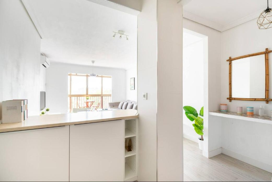 Apartamento Amplio Con 4 Habitaciones Y 2 Banos - Great Apartment With 4 Rooms - 2 Baths Séville Extérieur photo